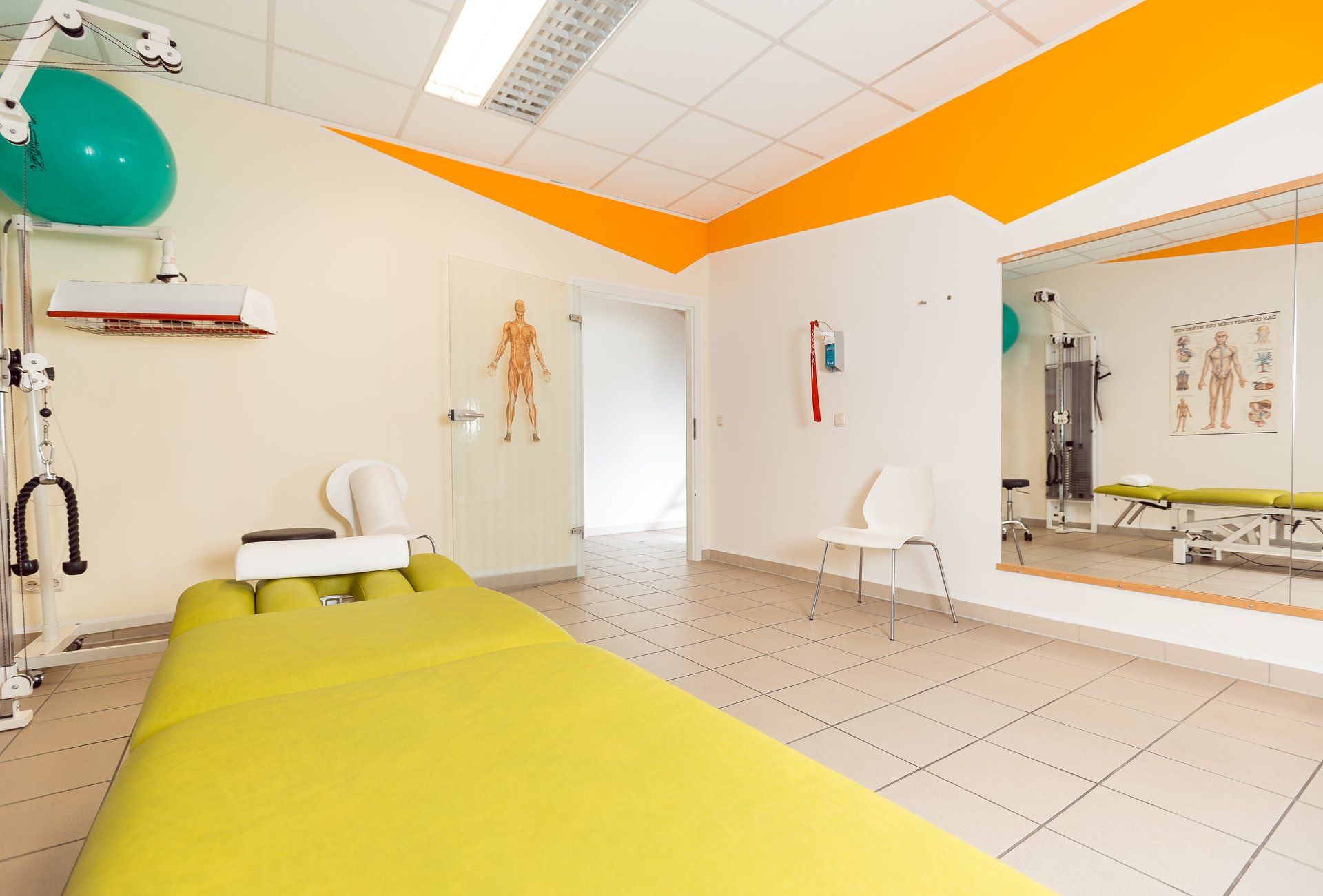 Behandlungs- und Trainingsraum für Physiotherapie in der Praxis GRZ Sternstraße Dresden